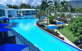 Pool Resort  4*